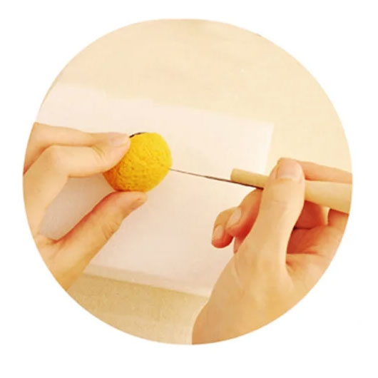 מחט ליבוד עם ידית מעץ