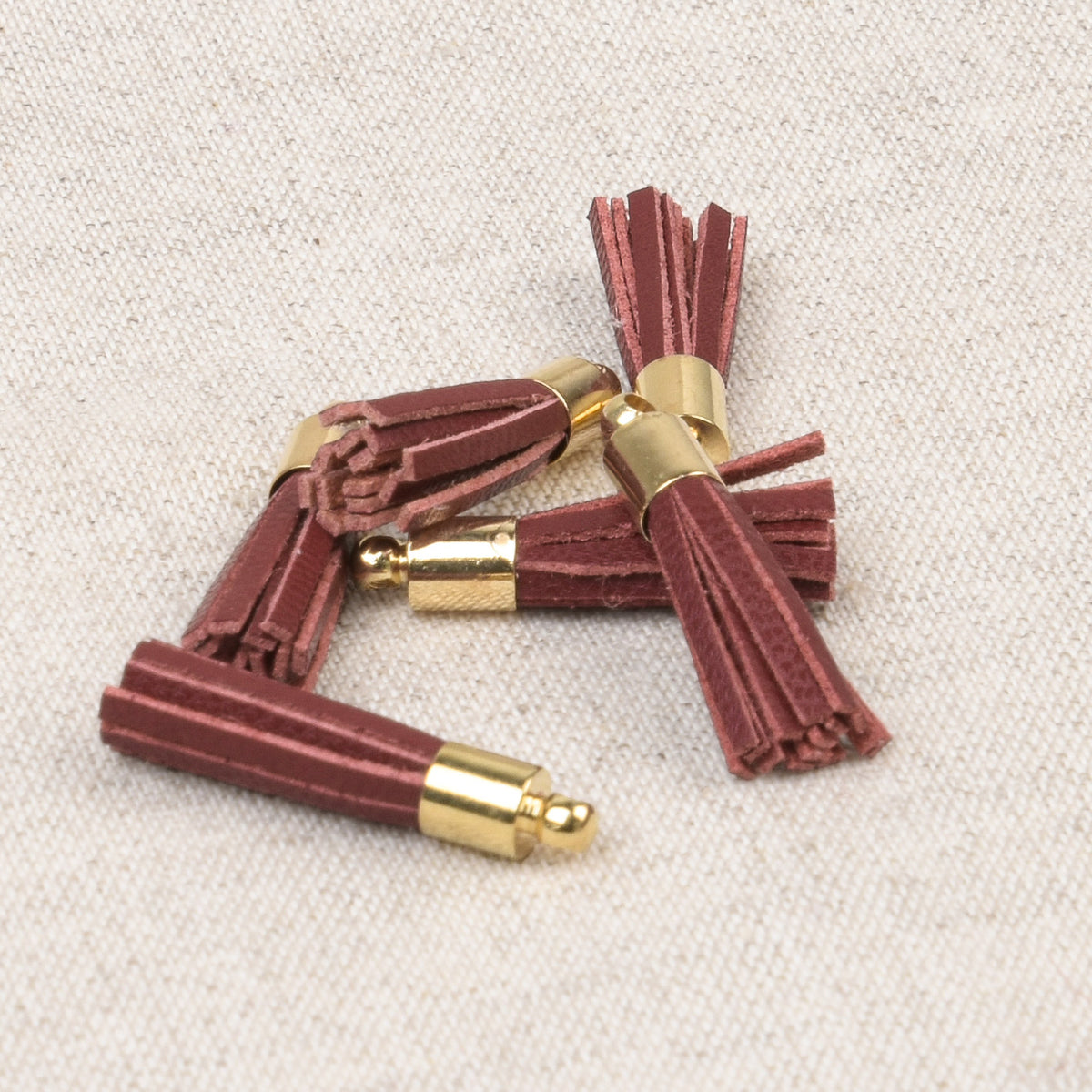 גדילים מיני דמוי עור, אורך כ-2.5 ס"מ