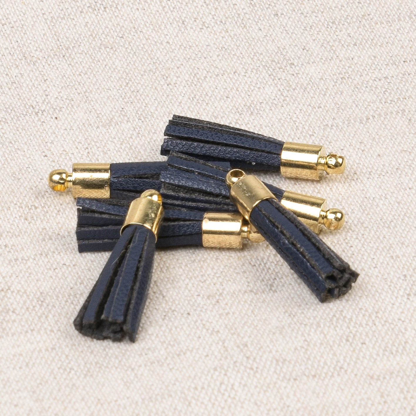 גדילים מיני דמוי עור, אורך כ-2.5 ס"מ