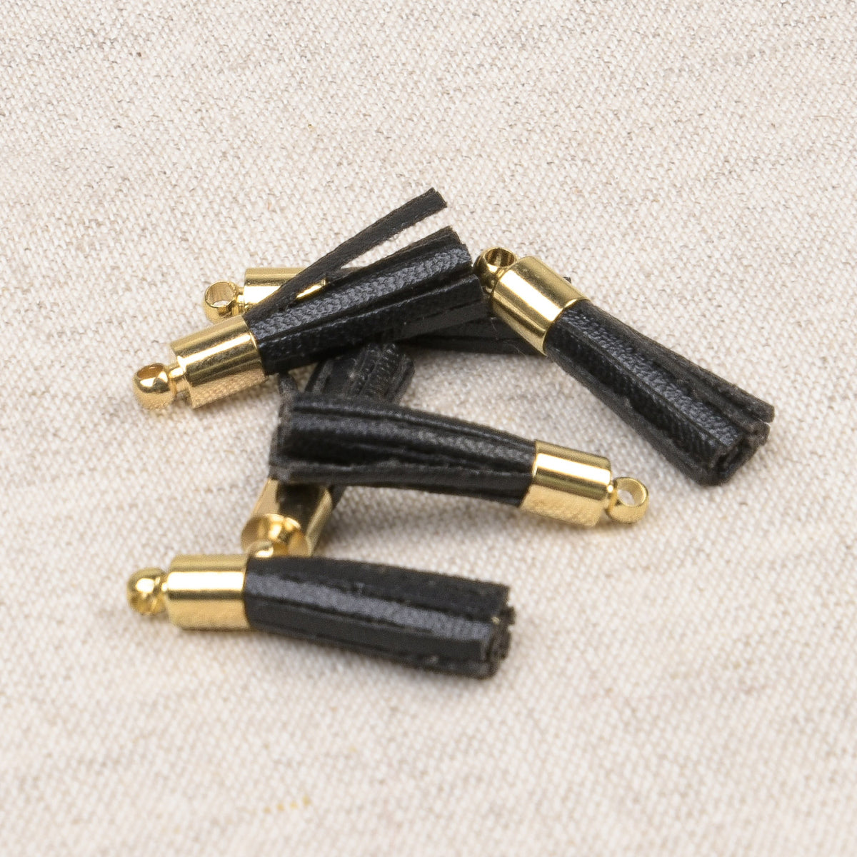 גדילים מיני דמוי עור, אורך כ-2.5 ס"מ