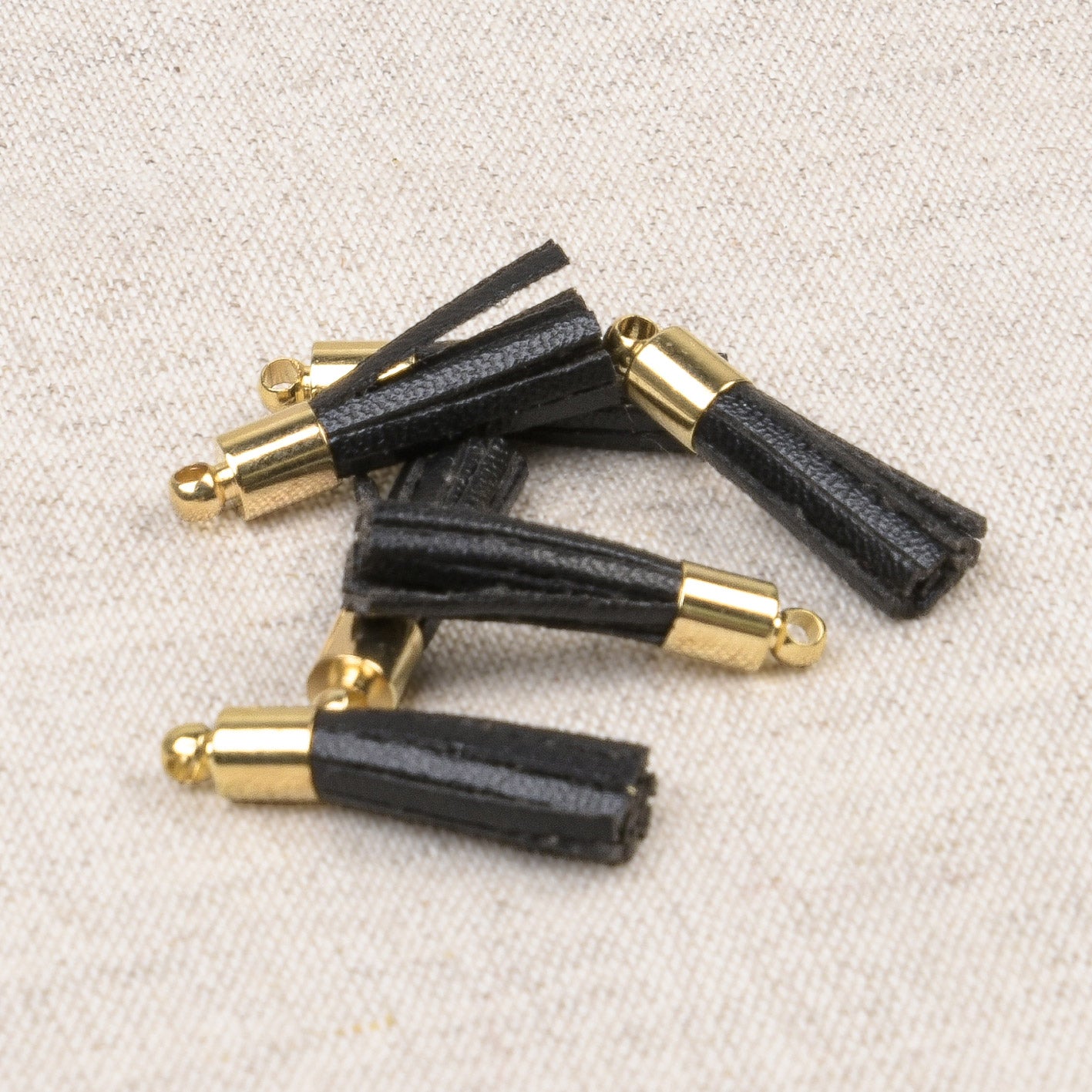 גדילים מיני דמוי עור, אורך כ-2.5 ס"מ